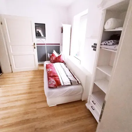 Familienfreundliche Mit Garten Daire